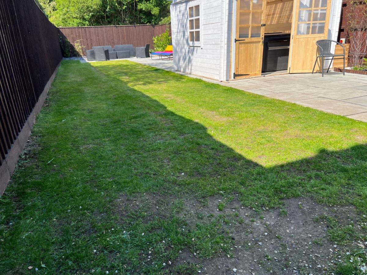 Fantastic Villa Bournemouth - Spa, Parking, Garden Exterior photo